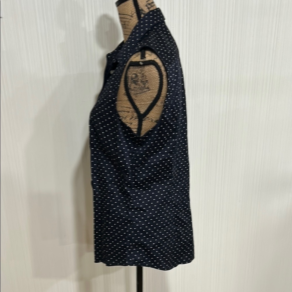 NWOT Banana Republic Navy and White Polka Dot Sleeveless Shirt - Picture 3 of 9